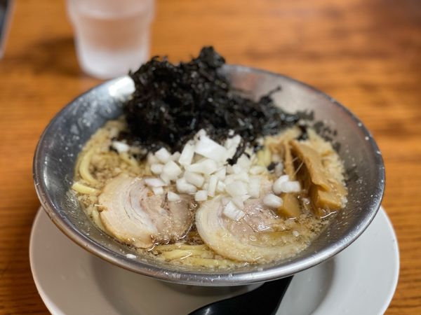 「岩海苔ラーメン+玉ねぎ」@らーめん 勝 燕三条店の写真