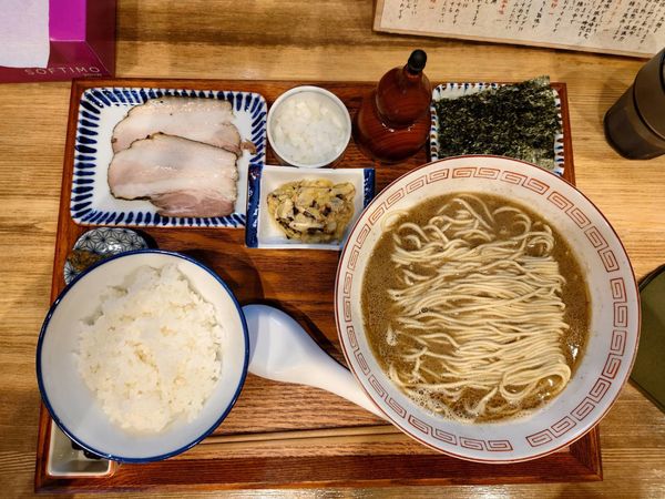 「海冨中華そば定食」@炭火焼濃厚中華そば 威風堂道の写真