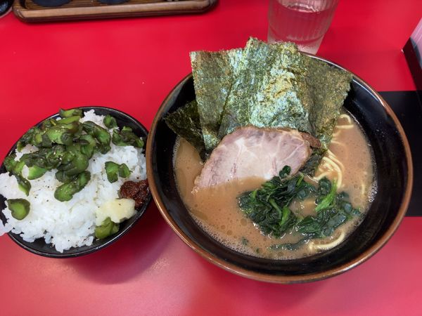 「ラーメン並」@横浜ラーメン 山本家の写真