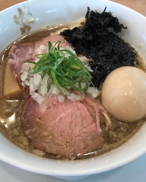 「背脂煮干しラーメン」@らぁ麺 はやし田 松戸主水店の写真