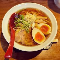 生姜醤油ラーメン(生姜増し)＋煮卵