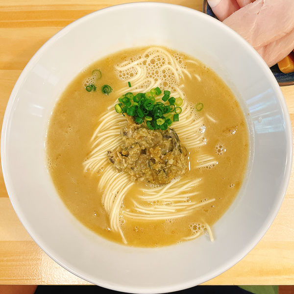 「週替りソバ（広島牡蠣濃厚ソバ）＋特製TP」@煮干ソバと米 今日の1番の写真