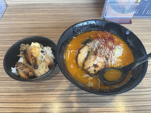 「辛味噌ラーメン」@麺屋れいじの写真