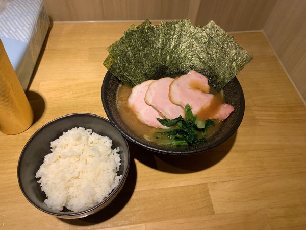 「チャーシューメン＋のり＋半ライス」@麺家 燻の写真