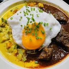 ヌワラ カデの画像