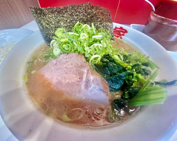「ラーメン薄め＋九条ネギ」@ラーメン 三浦家の写真