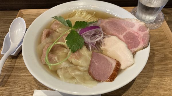 「支那そば（潮）＋肉・海老ワンタン」@支那蕎麦 大丸の写真