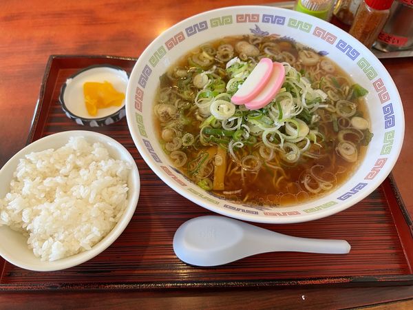 「中華そば　大盛　850円　ランチ小ライス付」@中華そば らいんの写真