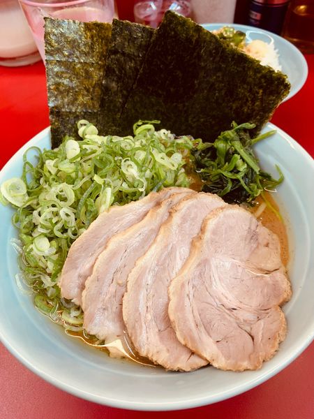「チャーシュー麺 九条ネギ」@横浜ラーメン 武蔵家 大宮店の写真