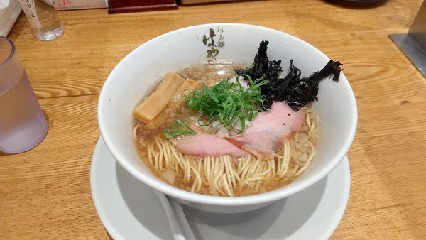 「背脂煮干ラーメン」@らぁ麵 はやし田 相模原鵜野森店の写真