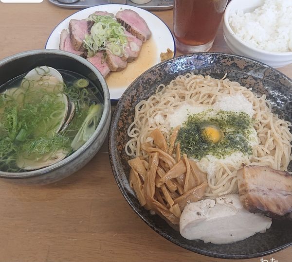「冷やしとろろ潮貝汁+鴨ロース」@MENYA 食い味の道有楽の写真