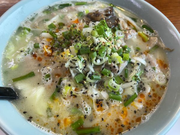 「塩モツらーめん780円(+ｱｲｽｺｰﾋｰ0円)」@なかや食堂の写真