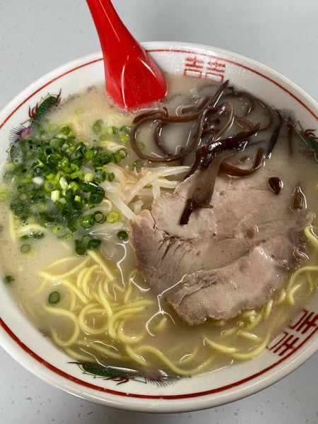 「ラーメン➕大盛➕麺固め」@九州ラーメン 友理 本店の写真