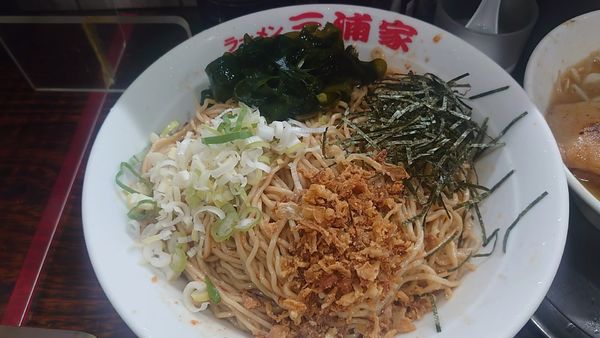 「冷やしビビン麺」@麺でる 川崎店の写真