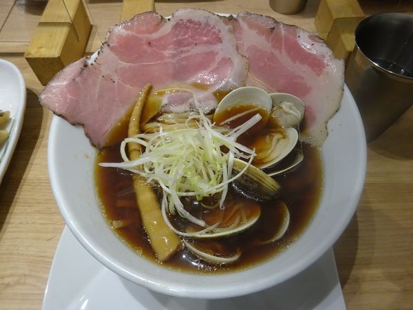 「はまぐりらーめん」@くそオヤジ最後のひとふり 高槻店の写真