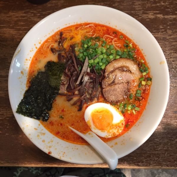 「とんこつ赤らーめん」@麺屋黒田 本店の写真