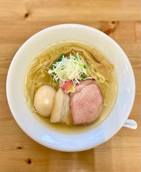 「こはね白醤油そば【味玉】」@麺彩 こはねの写真