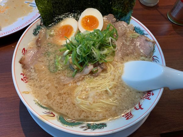 「こく旨全部のせラーメン」@ラーメン魁力屋 取手店の写真