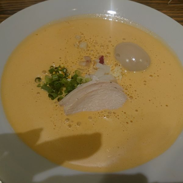 「オマール海老湯味玉入り1060円」@麺屋はやぶさの写真