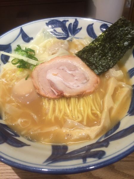 「わんたんらーめん＋味玉」@麺屋ぬかじの写真