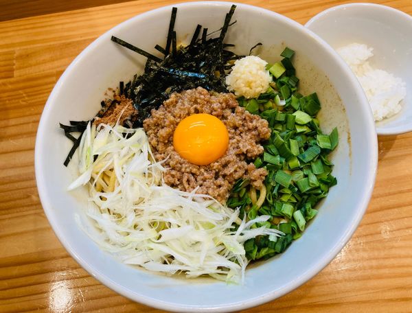 「【夜限定】台湾まぜそば 大盛(ニンニク、追飯)」@らぁ麺屋09。の写真