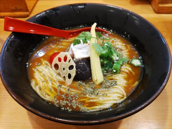 「冷たいカレースパイスらぁ麺」@焼きあご塩らー麺 たかはし 銀座店の写真