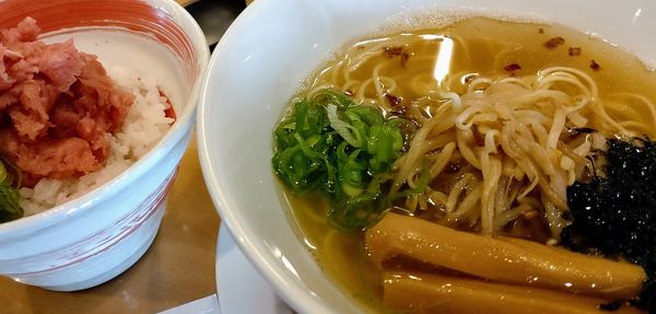 「煮干しかけそば（塩）+日替り丼　700円+400円（税込」@原口商店の写真