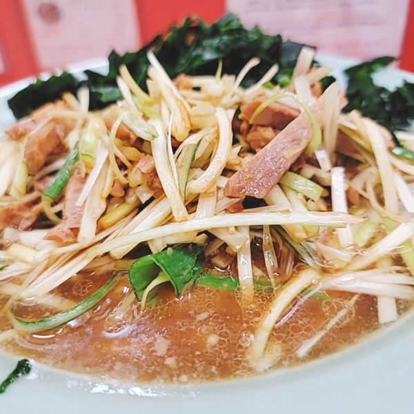 「ネギラーメン小ネギワカメ」@ラーメン関口の写真