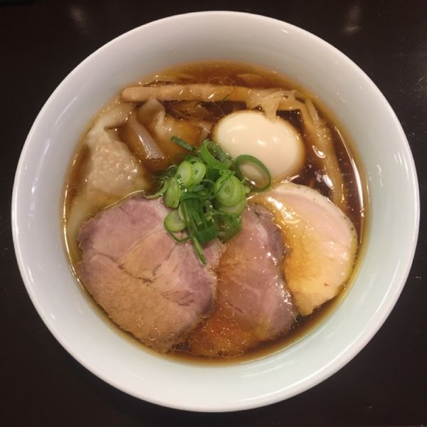 「特製醤油らぁ麺」@らぁ麺 すぎ本の写真