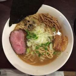 豚骨魚介ラーメン