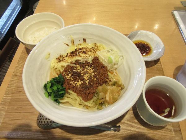 「タンタンまぜそば（９５０円）＋チーズ１００円」@油そば・まぜそば 油武の写真