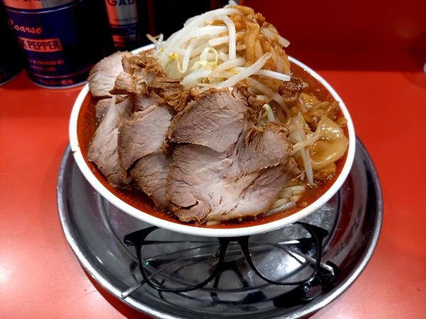 「小ラーメン豚入り(野菜マシ、あぶらマシマシ、にんにく少し)」@ラーメンタロー 蒲田の陣の写真