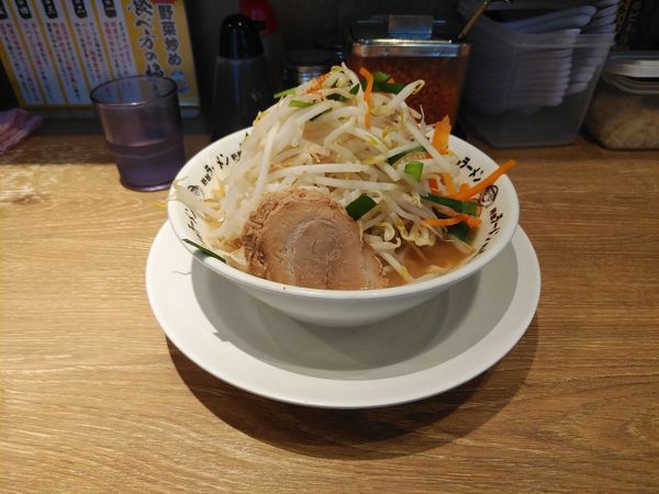 「野郎ラーメン　茹で野菜」@野郎ラーメン 秋葉原店の写真