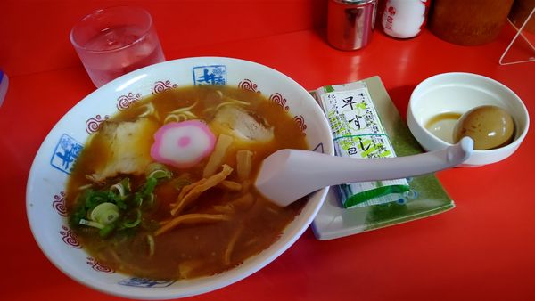 「中華そば７５０円&味付煮玉子１００円＋すし１５０円」@井出商店の写真