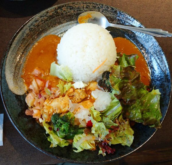 「香食楽カレー（1,210円）＋チキン（240円）」@薬膳カレー&Cafe〜Ka・Ku・Ra〜香・食・楽の写真