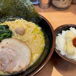 醤油ラーメン500円【8周年記念価格】、ライス150円