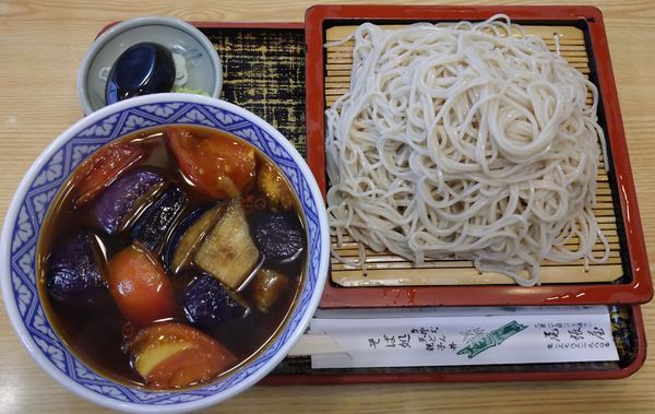 「揚げなすトマトせいろ（850円）＋大盛り（100円）」@尾張屋の写真