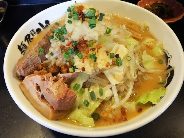 「極太にんにく醤油（ニンニクマシ）　930円」@麺屋一代の写真