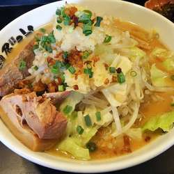 極太にんにく醤油（ニンニクマシ）　930円