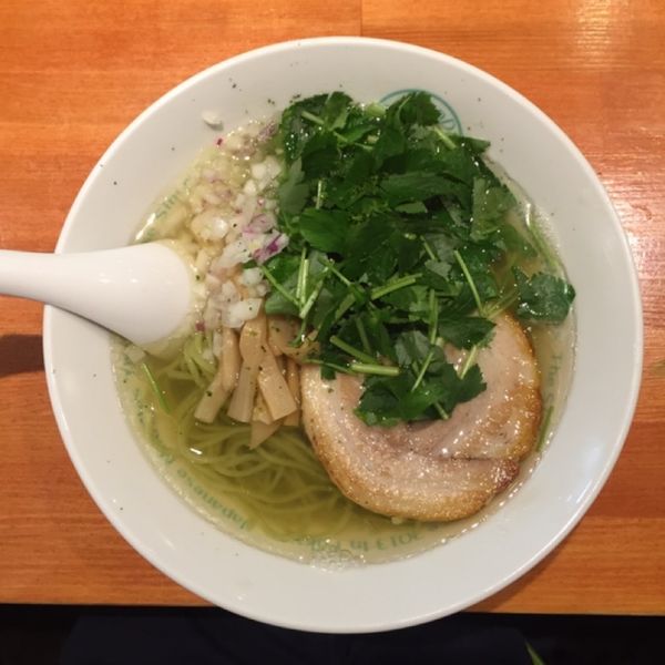 「しおグリーン麺ゆずみつば」@麺屋 六感堂 Rock'anDoの写真