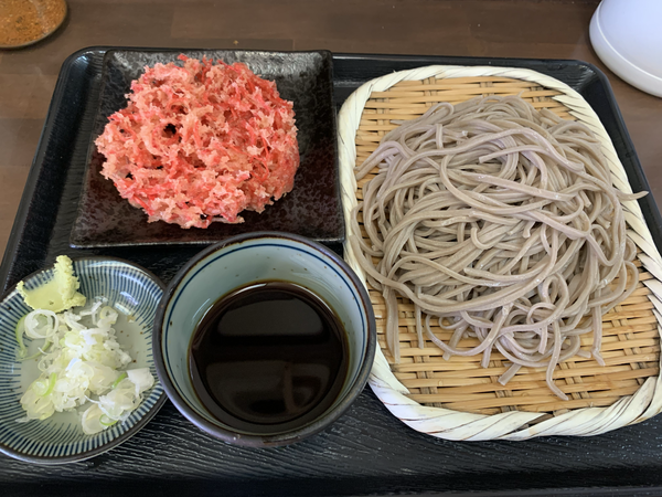 「田舎そば(720円)+紅生姜天(150円)」@そば切り うちばの写真