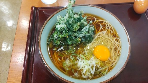 「春菊天そば（生卵サービス）」@文殊 成増店の写真