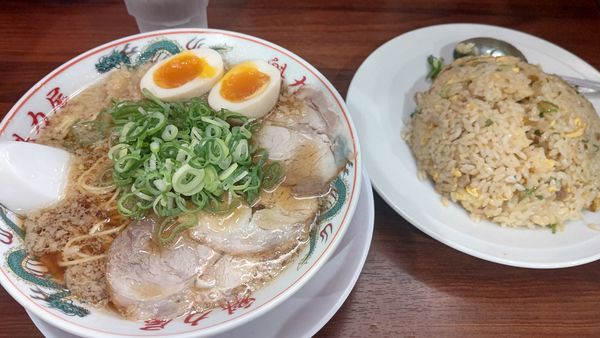 「特製醤油味玉ラーメン焼き飯セット(大)」@ラーメン魁力屋 藤沢石川店の写真