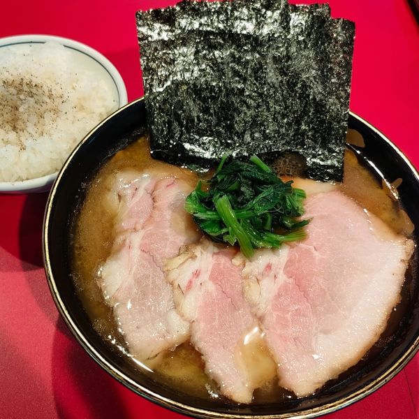 「チャーシュー麺､ご飯」@ラーメン 前原軒の写真
