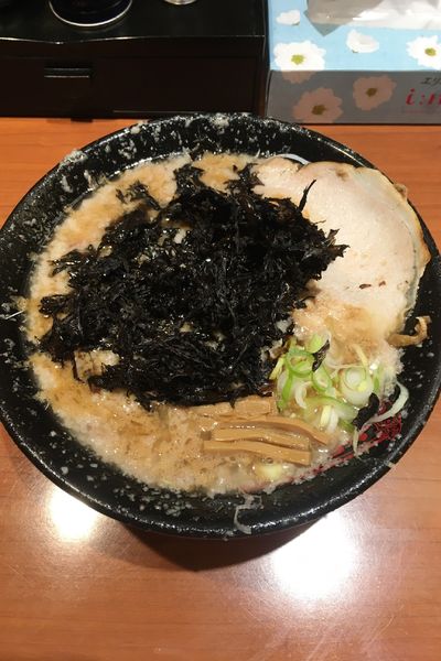 「岩のり背脂中華そば」@金澤濃厚中華そば 神仙 東京ラーメンストリート店の写真