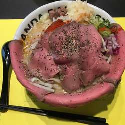 牛ラーメン肉マシ