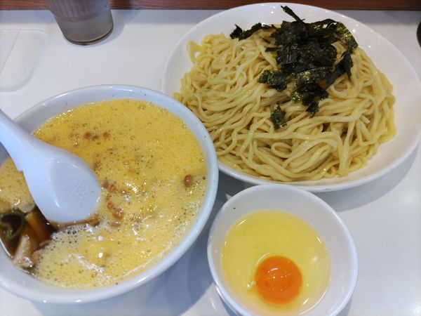 「納豆ざるらぁめん・大盛+生卵」@らぁめん ほりうち 新橋店の写真