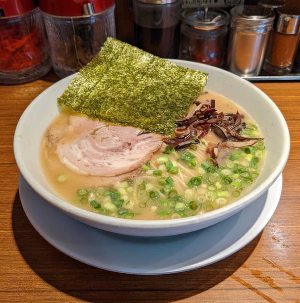 「ラーメン + 替え玉」@九州ラーメン つばめ軒の写真