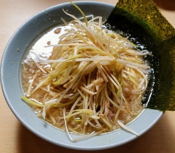 「ネギラーメン￥７４０＋ニンニクギョウザ￥２１０＋ライス無料」@ラーメンショップ 椿 玉造店の写真