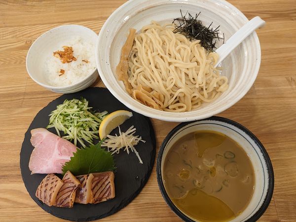 「烏賊肝と煮干しのつけそば 飯割り付き」@中華そば きなりの写真
